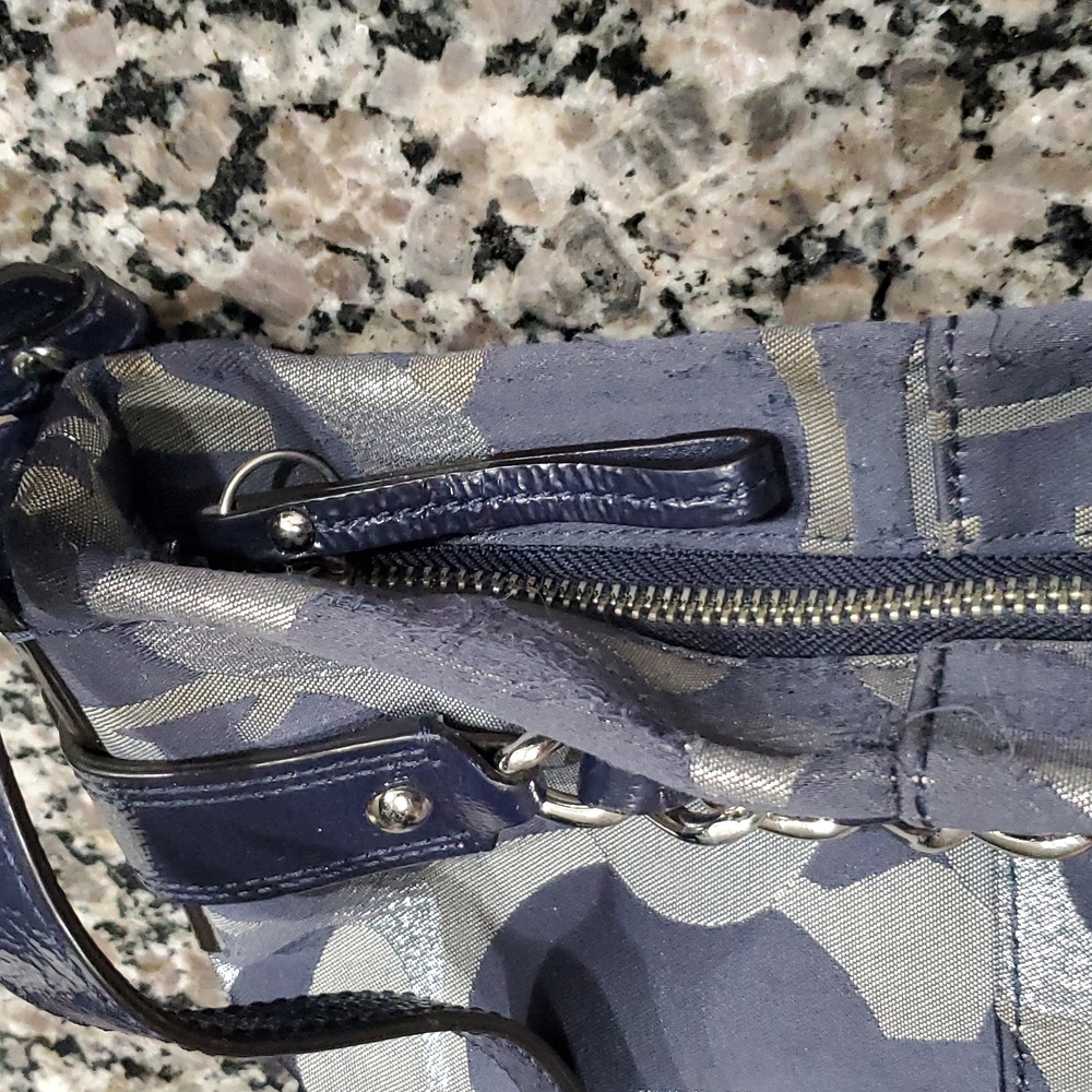 Coach Handbag 👜 - Picture 3 of 15